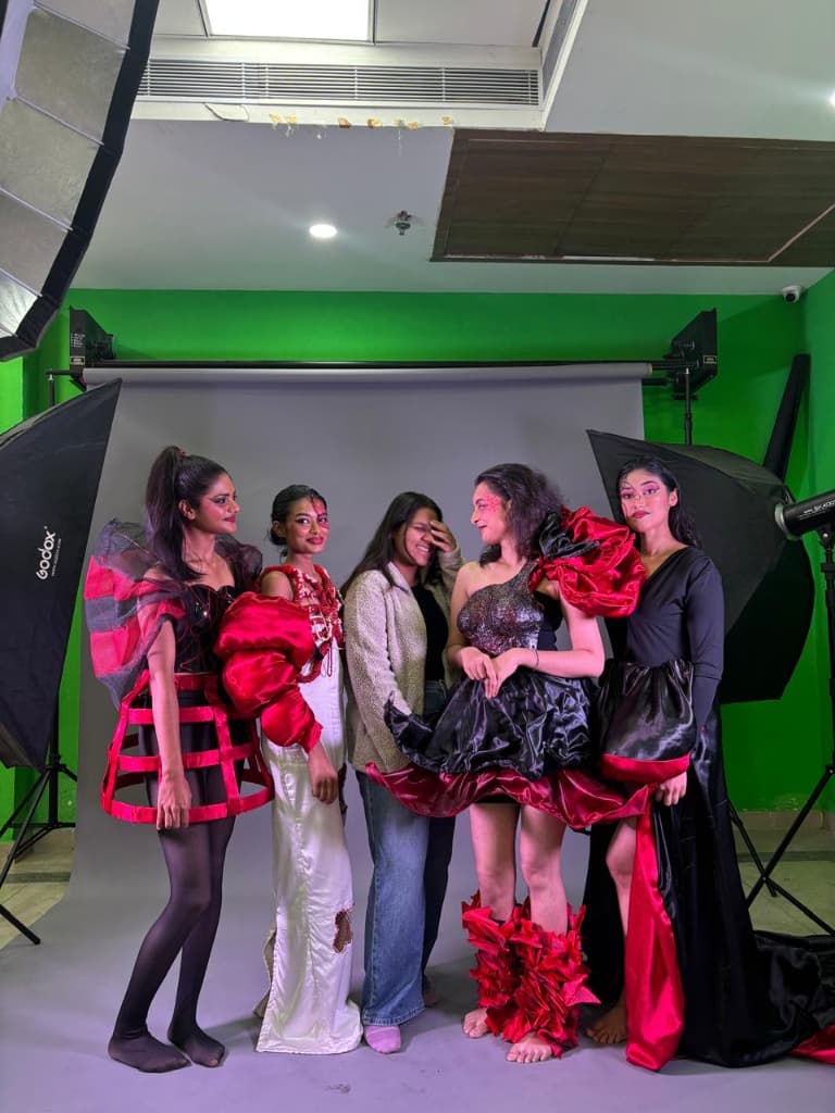 Behind the scenes image 4