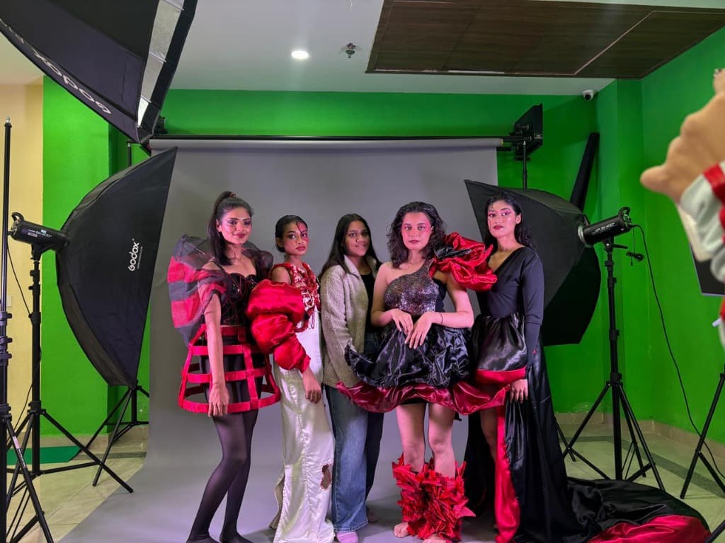 Behind the scenes image 1